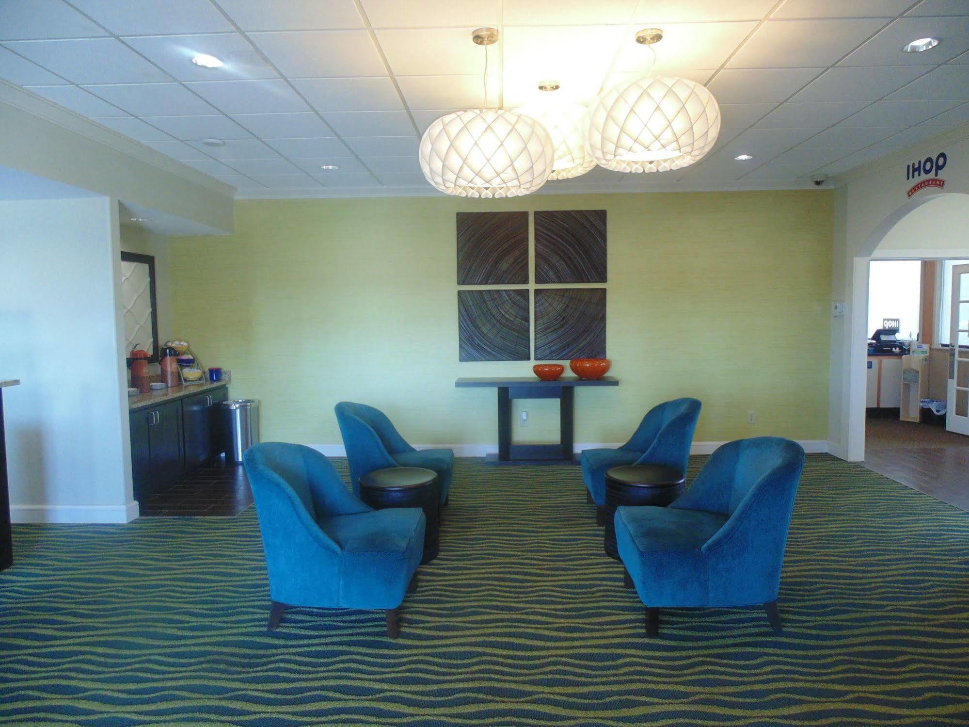 Days Inn By Wyndham Adel I-75 Exterior foto